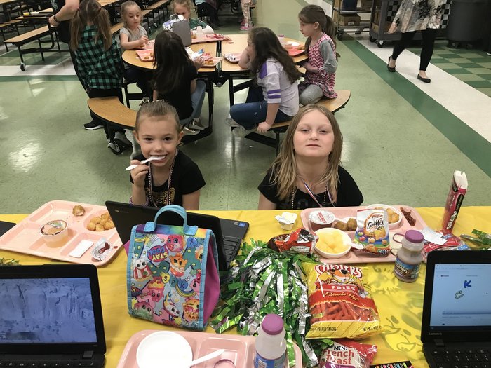 castle_wr's tweet image. WR Castle is celebrating this week’s Star Students! ⭐️ 🌟 💫 ⭐️ 🌟 💫 

#TomcatTradition #OnceATomcat #AlwaysATomcat #StarStudent #FRYSC