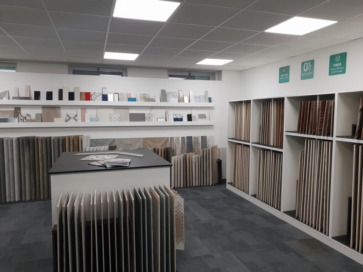 vision_display's tweet photo. I think it's fair to say our new CUBE display range is proving to be a hit with our customers, our CUBE design & manufacturing team are working flat out on a number of personalised schemes for our customers! #tiledisplay #visiondisplay https://t.co/Z1YhLpMTYS