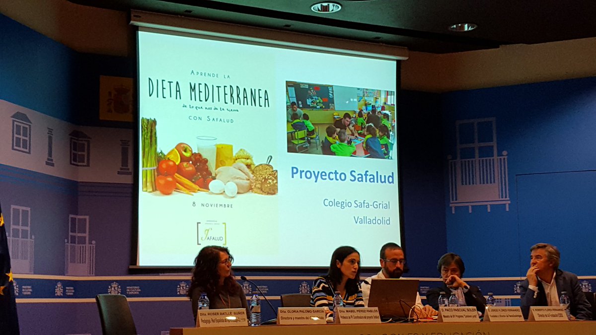 Mabel_pe_pa's tweet photo. Hoy, todo un lujo: #ApS + #educacionsanitaria en el encuentro organizado para hablar de #saludescolar por la @fempcomunica y @educaciongob
#Safalud @ApSCyL @SafaGrialVA https://t.co/3BLpvSCfcK