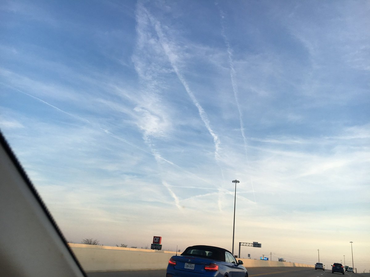 CarolK_TX's tweet photo. The skies looked strange over North Texas last evening. Why are these criss cross lines all over the sky? They didn’t dissipate during the 45 min drive. Not clouds.....Airplanes don’t usually leave these trails do they? #airtrails https://t.co/Vqz4iRsVz5
