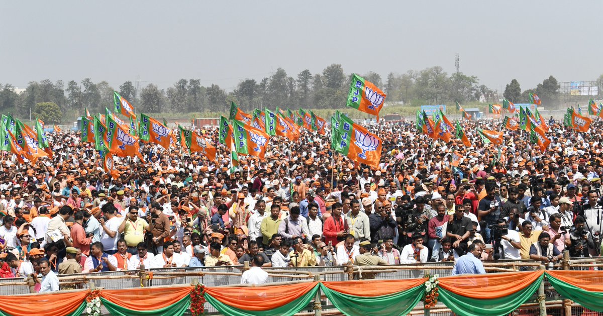 narendramodi's tweet photo. Today, from Meerut I began my rallies for the 2019 Lok Sabha polls. 

Presented a comprehensive picture of the work done by the NDA Government and highlighted the blatant opportunism of the Opposition. @BJP4UP https://t.co/RpqFOwaR7k