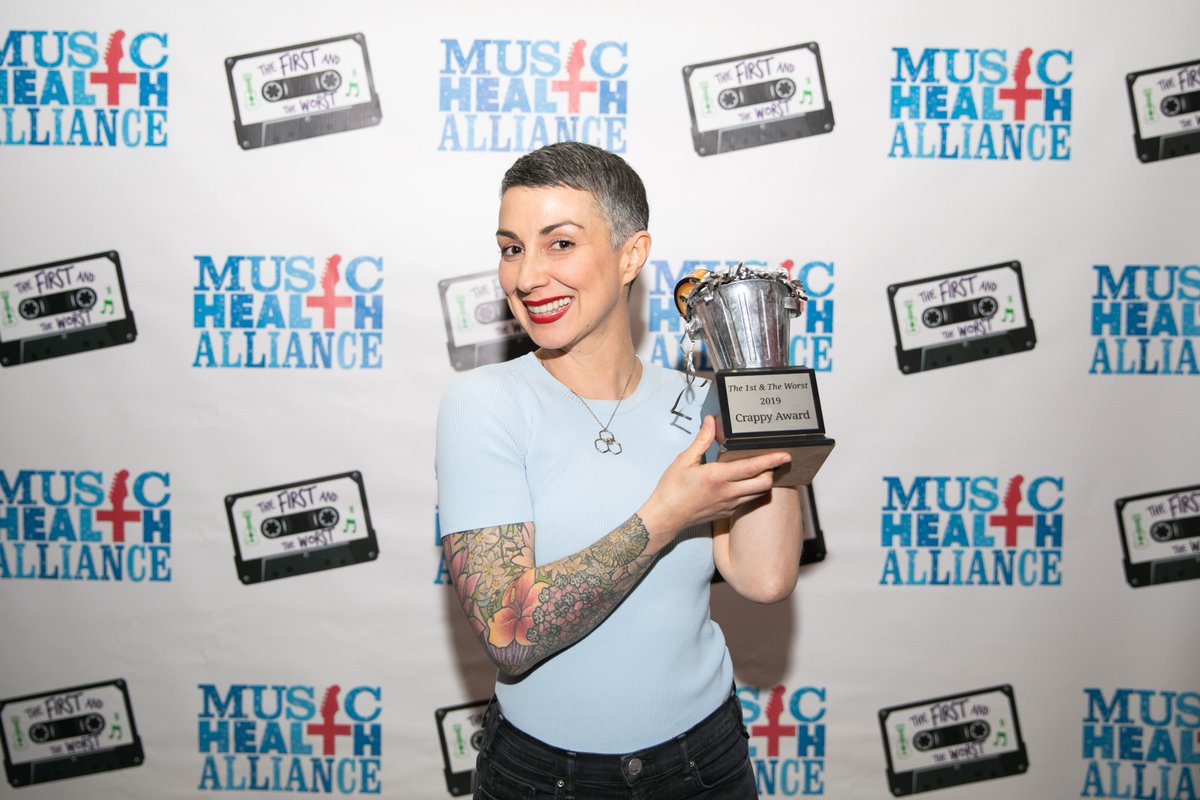 FirstAndWorst's tweet image. It's official. @lauraveltz won the coveted 2019 Crappy Award @ @FirstAndWorst benefiting @musichealthall for her song about 'dipping'