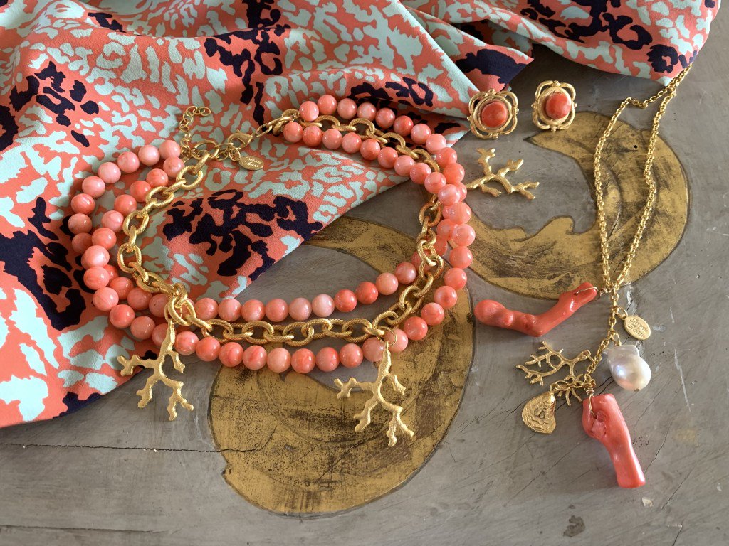 Color of the Year: Living Coral susanshawblog.com/2019/03/28/col…