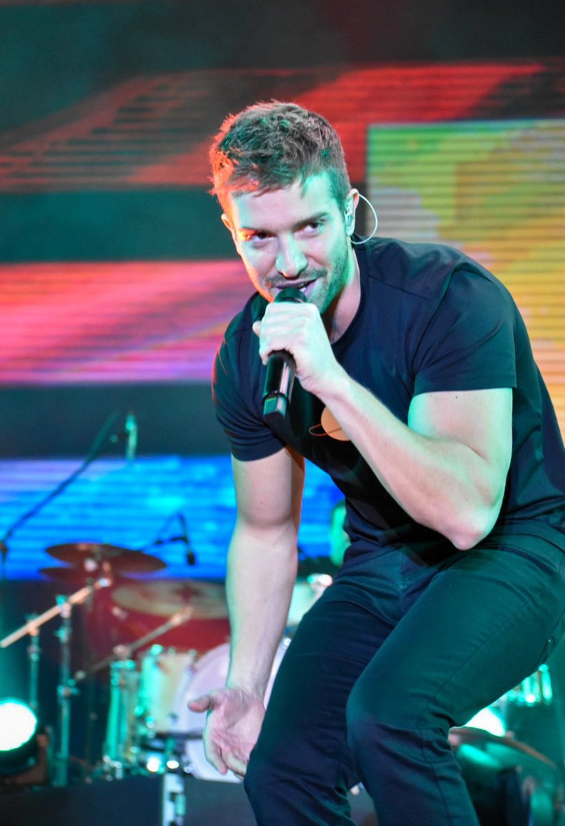 MarcoRiveraQ's tweet photo. Noche de concierto con @pabloalboran https://t.co/u3N4hbdrER