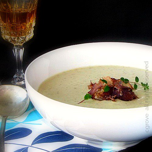 This White Bean, Biltong and Avocado Soup is a serious contender for classy soup status! It is delicious, velvety smooth and makes a wonderful starter to any dinner party bit.ly/ShMeWKR146 #recipe #food #winelandskitchen <a href="/visitpaarl/">Visit Paarl</a> <a href="/visitwellZA/">Visit Wellington ZA</a> <a href="/PaarlApp/">PaarlApp</a>