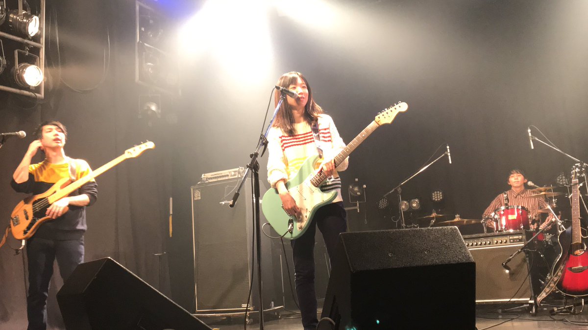 KABA_sasuke's tweet photo. 3月28日は #BEAT_STATION に #Windmill さんのライブへ😊
やっぱり、Windmillさん素敵やわ✨
芽依さんの歌やギターのパフォーマンス
ホント、魅入ってしまう💘
Windmillさんの世界観。
ふじまこさんは、
今日はいつも以上に動いてた😁
ありがとう、Windmillさん😄
@WINDMILL__ https://t.co/eCcMEu3bww