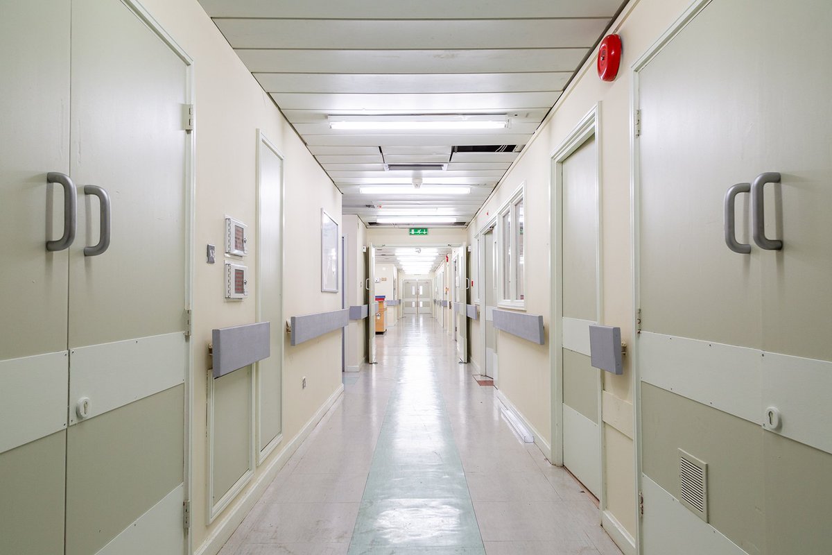 locatcollective's tweet photo. Hemel Hospital: A vacant, semi-dressed hospital ward within easy reach of London.
#filming #filmproduction #filmmaking #production #filmlocation #locationfilming #locationmanager #filmscout #filmscouting #locationscout #film #featurefilm #tvdrama #onlocation #ukfilmlocation https://t.co/sG68A3YoqV