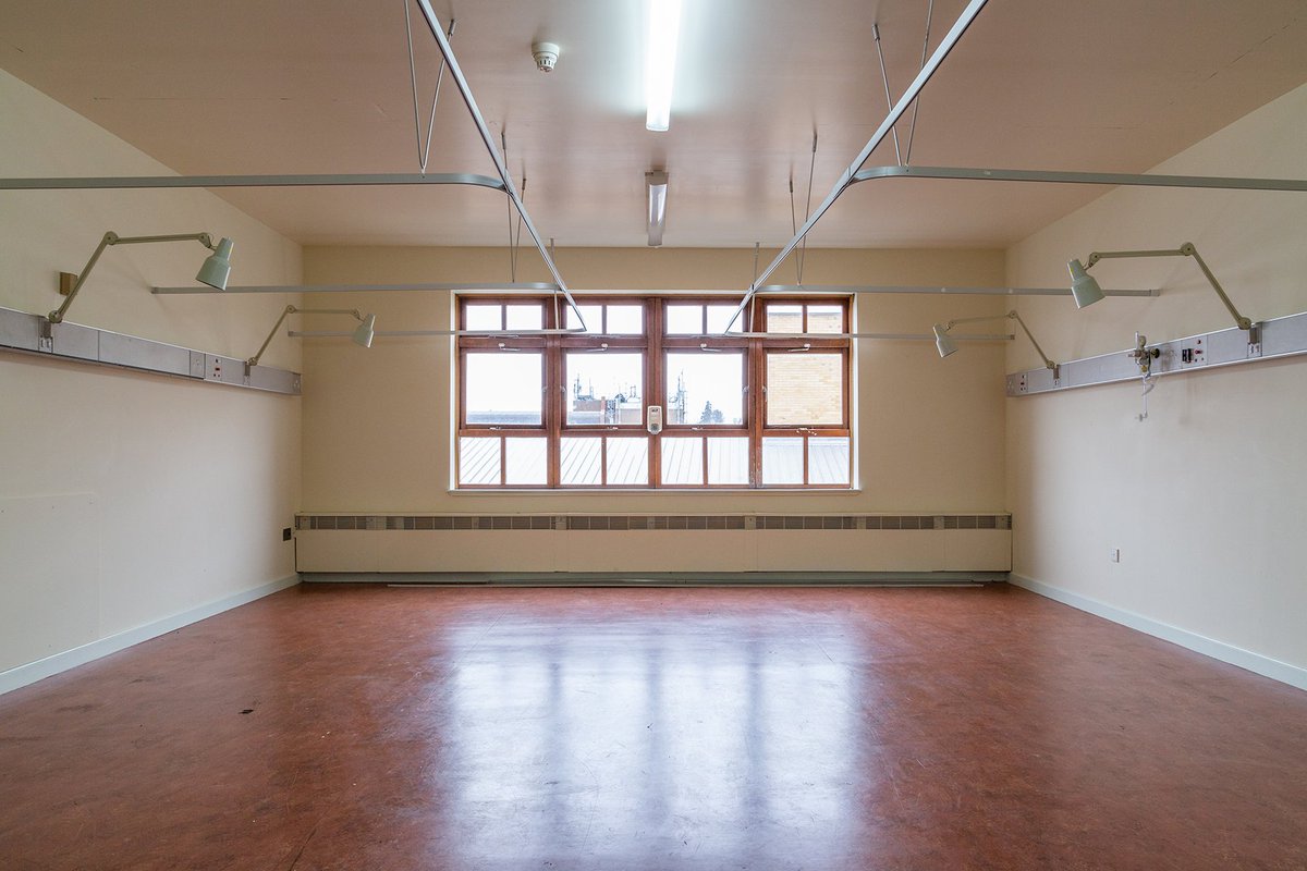 locatcollective's tweet photo. Hemel Hospital: A vacant, semi-dressed hospital ward within easy reach of London.
#filming #filmproduction #filmmaking #production #filmlocation #locationfilming #locationmanager #filmscout #filmscouting #locationscout #film #featurefilm #tvdrama #onlocation #ukfilmlocation https://t.co/sG68A3YoqV