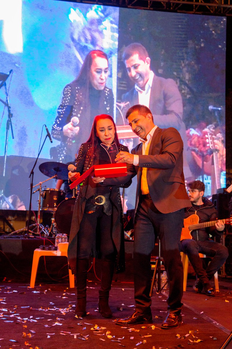 #CHP #Aydın Milletvekilimiz Hüseyin Yıldız’ın katılım sağladığı mitingimizin ardından usta sanatçı <a href="/lemansam/">Leman Sam</a> ’ın sahnesiyle oldukça keyifli anlar yaşadık. Baharın gelişinin ayak seslerini her yere duyurmaya devam ediyoruz!