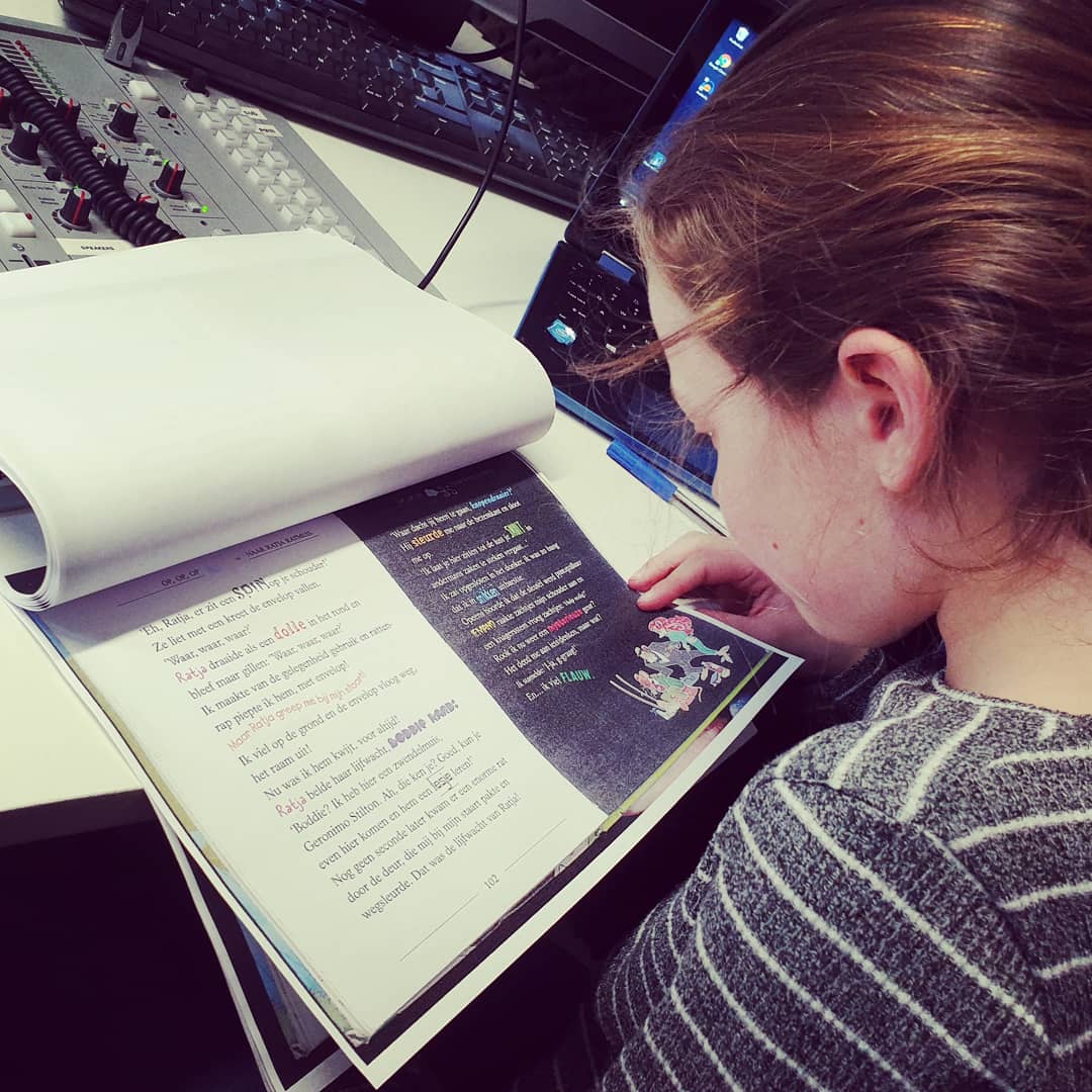 EarsUp_NL's tweet image. Een spannend hoorspel maken van Geronimo Stilton, Geheim Agent 00K.

Vandaag maken we het geluiddnscript en verdelen we de rollen...

#cocreators #radio #hoorspel #podcast