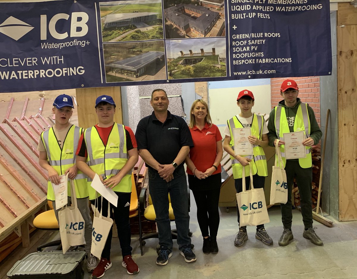 Lesley Hughes tweet media