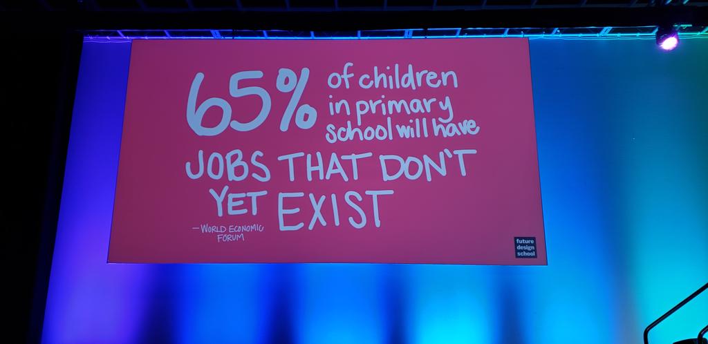 ChristyATucker's tweet photo. And 40% of the workforce will be freelance, temp, etc. By 2020 #LSCON https://t.co/N1GTfyil1y