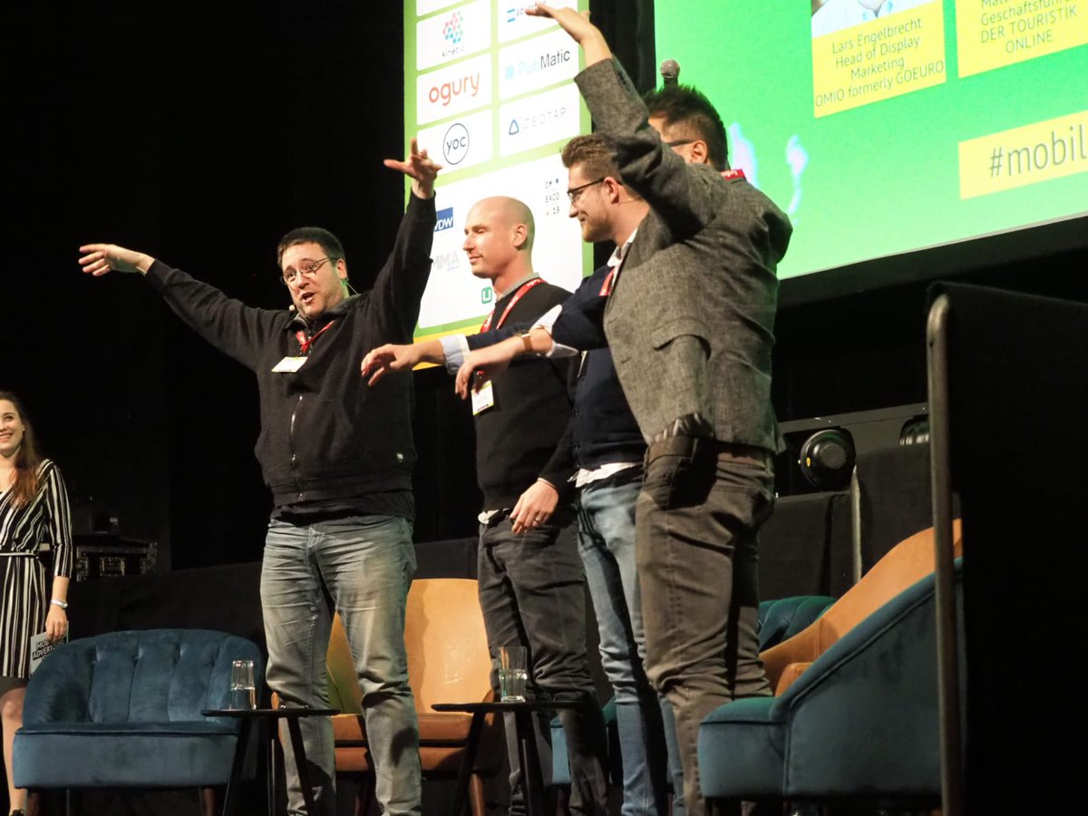 adzine's tweet photo. Ein paar Auflockerungsübungen zwischendurch. Immer innovativ und gut gelaunt auf dem #MobileAdSummit! https://t.co/gXxm3gOLdA