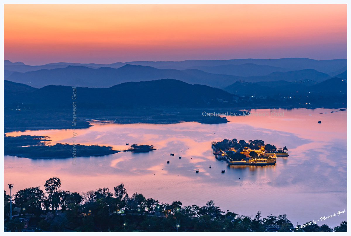 MyBioscope's tweet photo. Jag Mandir Palace, located on an island in Lake Pichola, Udaipur.
February, 2019.

Instagram: maneeshgoal

@my_rajasthan #Rajasthan #Mewar #IncredibleIndia #landscapephotography #architecturephotography #heritage #udaipur #jagmandir #lakepichola #sunset #aravalli https://t.co/yiAg5U7Igr