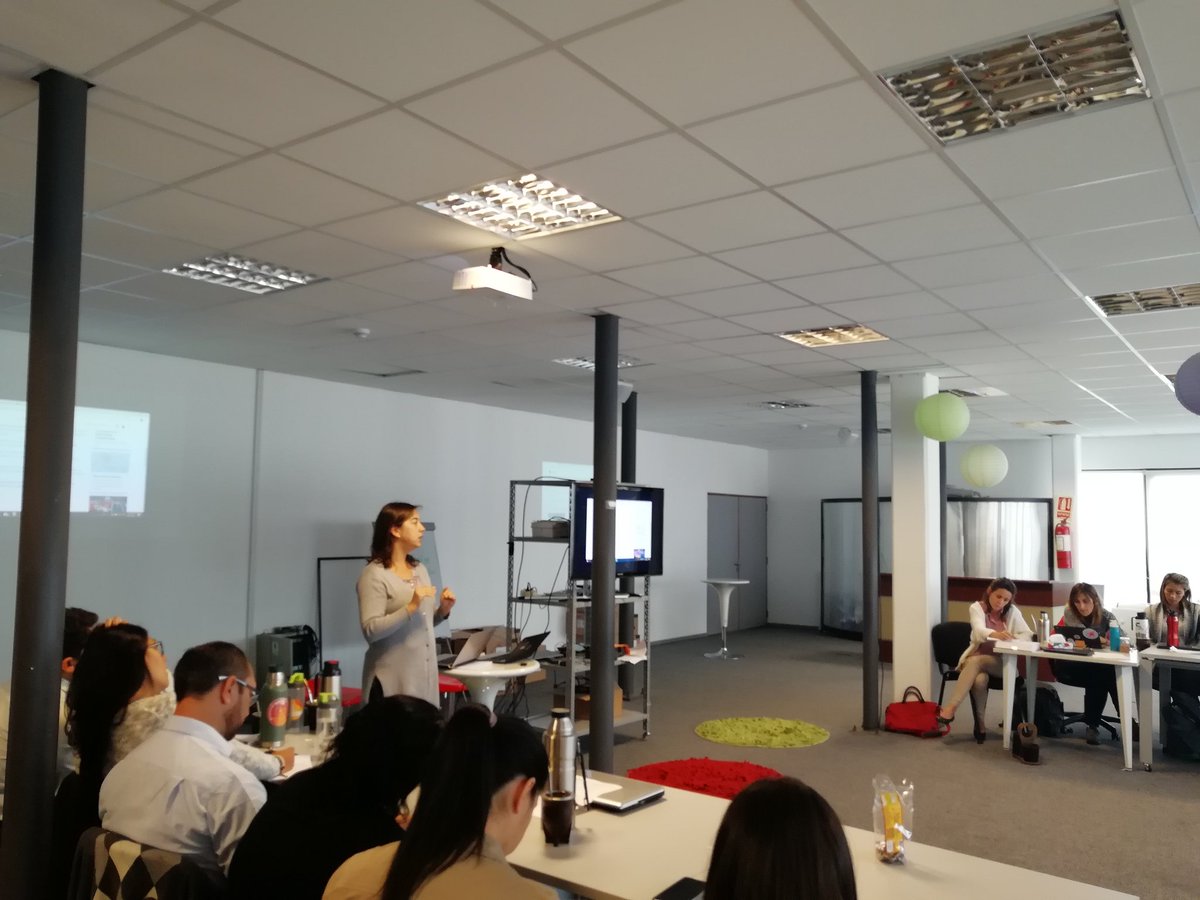 BentancorGaby's tweet photo. Conocemos las propuestas 2019 de #aprendertodos @CeibalEnIngles #formacion y #labted para continuar coordinando y potenciando el trabajo en los centros educativos #REquipo @RedAprendizajes @Plan_Ceibal https://t.co/YGVxQjNqv7