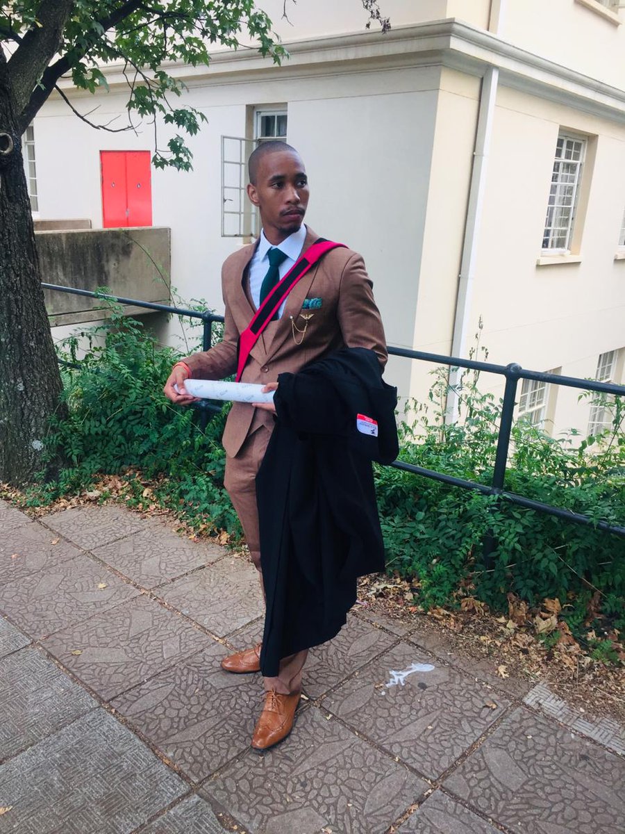 ewbwits's tweet photo. Congratulate our 2018 Media Officer for graduating with his BSc(Eng) Electrical degree! You inspire us all! #edgeconquered #ewbwitsgraduates #witsgradweek 👊👊 https://t.co/FhP2z4FoVK