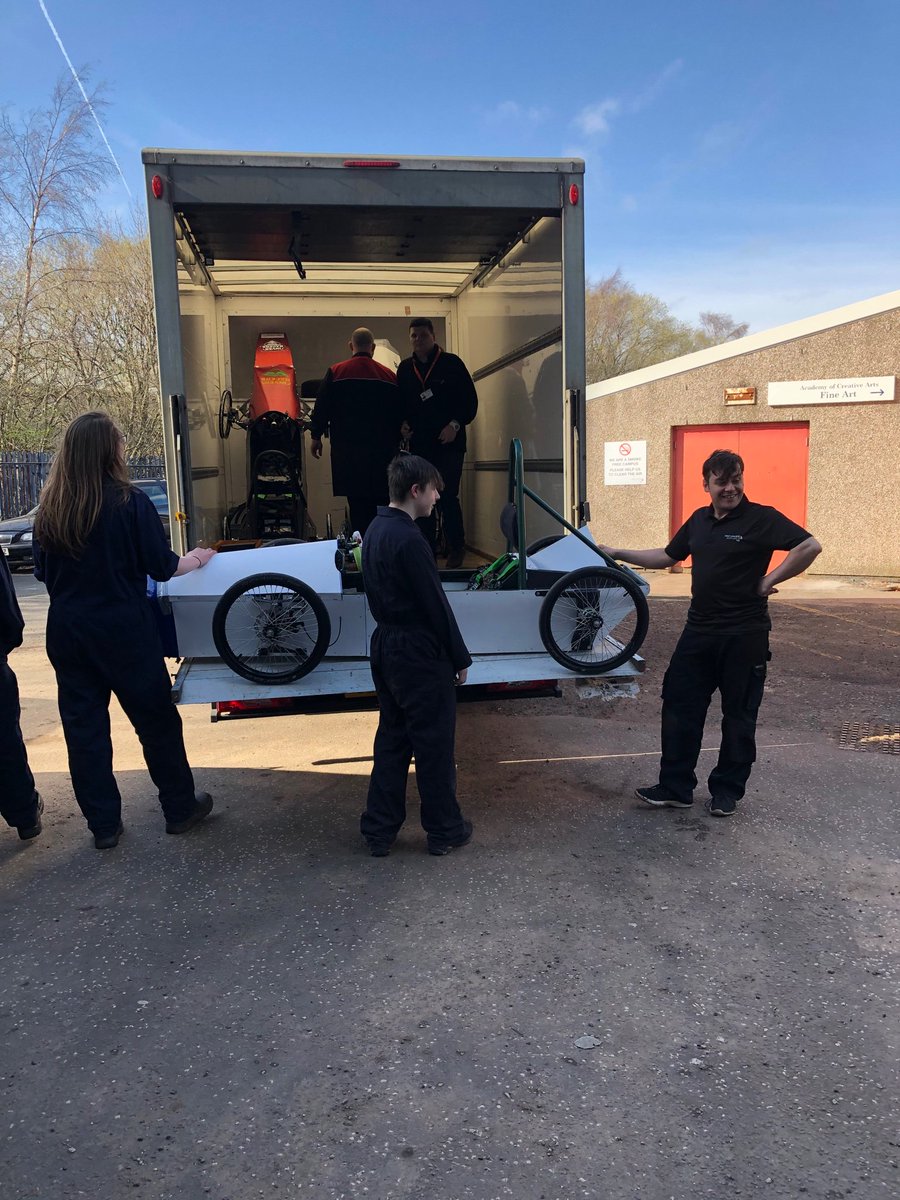 Getting the kart in the van ready to go to the race tomorrow! Some of the team are very excited 😆 <a href="/DYWWEST/">DYW West</a> <a href="/Greenpowertrust/">Greenpower Education Trust</a> @RenCouncilNews