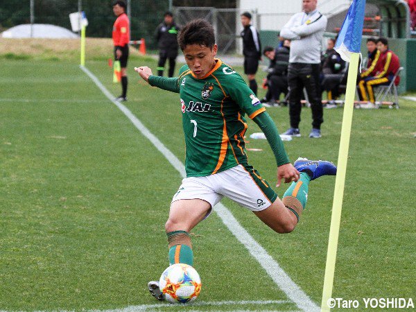 gekisaka's tweet photo. 【写真特集】[サニックス杯]青森山田のスーパールーキー、MF松木玖生がU-17マレーシア代表相手に堂々のプレー(4枚) https://t.co/Enm9HXPJij #gekisaka https://t.co/ALPFm28Vr1