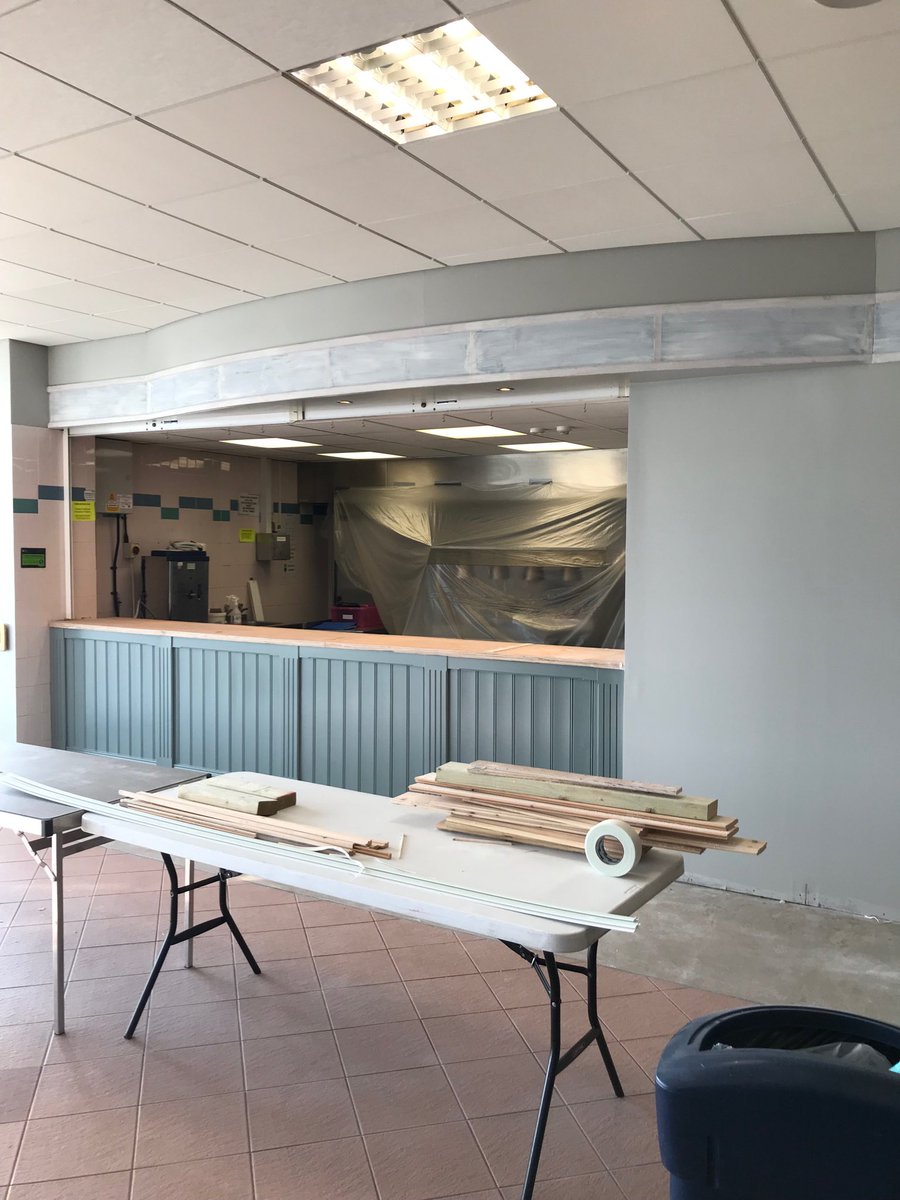 Brackonis's tweet image. Our refreshed cafe taking shape ⁦@LeicesterRaces⁩ #cobs