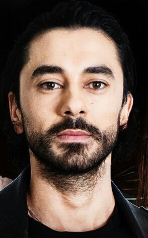 nada_alkan1's tweet photo. 😍😍😍😍 #GökhanAlkan #ZenginveYoksul #KaranSerezli https://t.co/jF2KjNlq0b