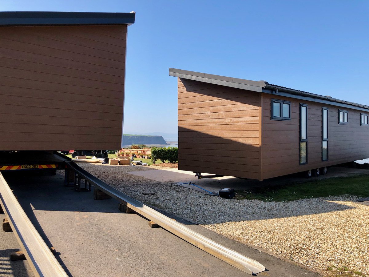 The bespoke design lodge by <a href="/Pathfinderhomes/">Pathfinder Homes</a> has arrived at <a href="/StAudriesBay/">St Audries Bay</a> Holiday Club, delivered by the lovely chaps at <a href="/toogoodscaravan/">Toogoods Caravans</a>. It's the perfect day for locating lodges! For more information click the link: bit.ly/2FHe2mk #bespoke #lodge #new