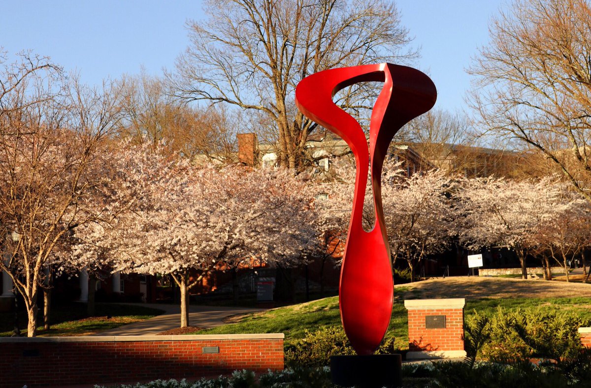 brysonkeltner's tweet photo. You will never convince me that there is a more beautiful place than @wku during cherry blossom season. https://t.co/t5Z84fvJp1