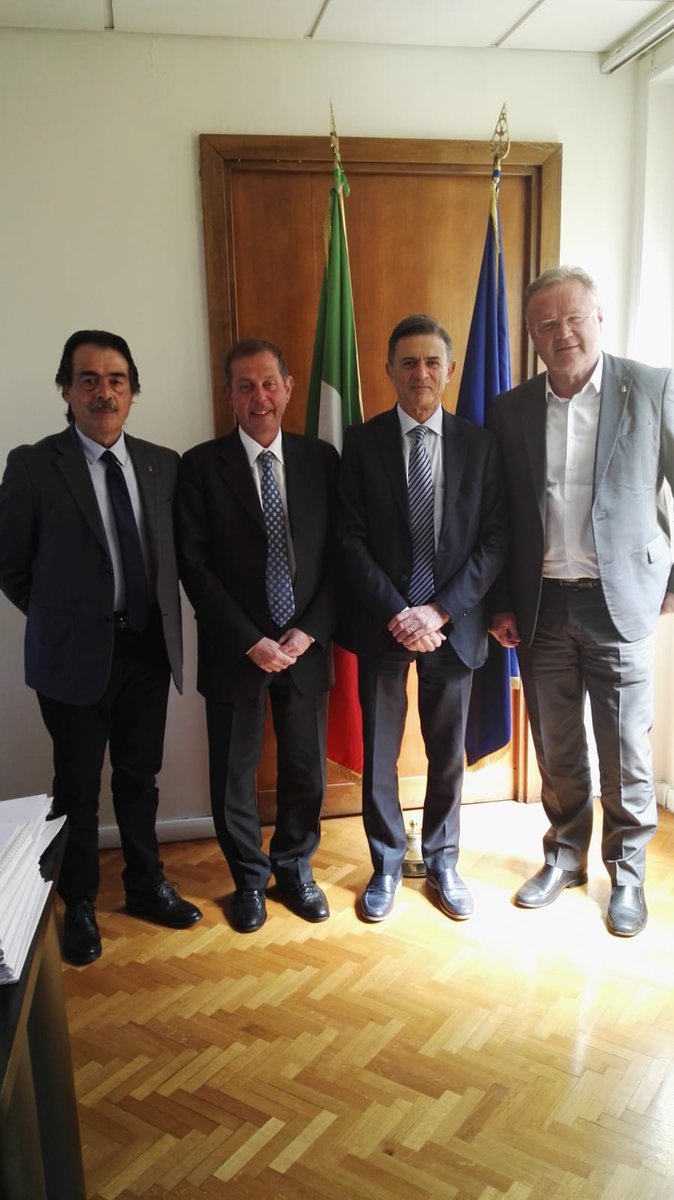 Per_Industriali's tweet photo. 📍Oggi siamo all' @EntrateGov divisione servizi catastali per parlare delle tematiche che ci stanno più a cuore in materia di edilizia: cartografia, aggiornamento docfa, modelli telematici per le successioni e altro. Sosteniamo e semplifichiamo il lavoro dei professionisti. https://t.co/7G2Q64A5EF