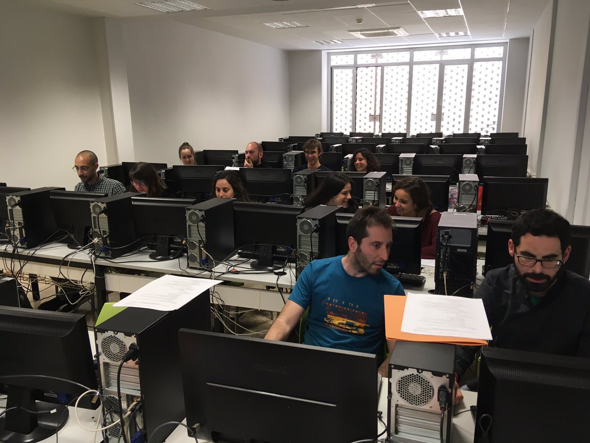 CorpusParlars's tweet photo. Ahir vam fer dues sessions més del #SeminariCorpusParlars amb @AndreuSenti al @FiloCatUV Dilluns la darrera sessió amb @espla a la @UA_Universitat #Elan #spokencorpus https://t.co/MY2LMlTdSP