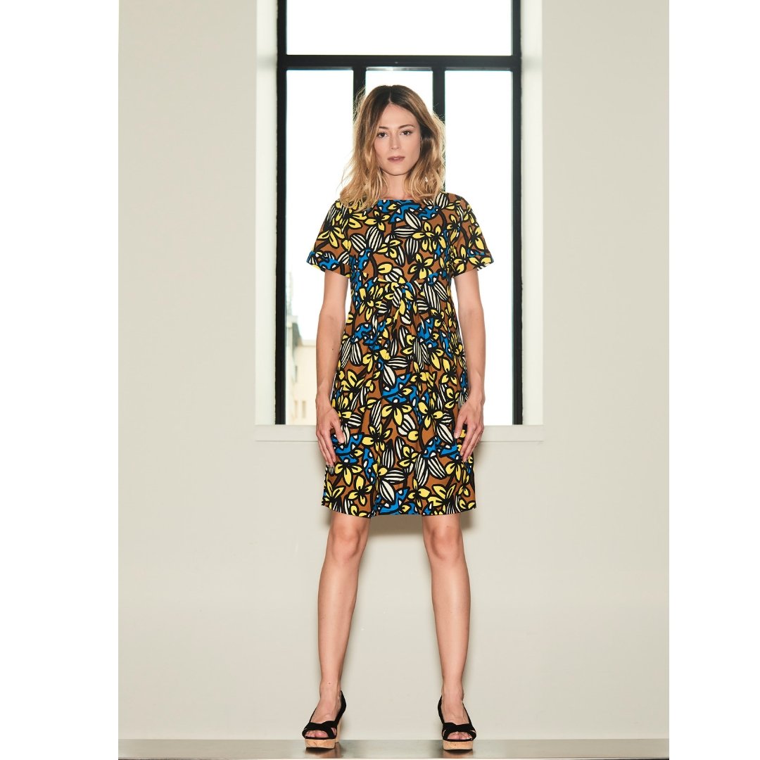 MADEINSENS's tweet image. Découvrez le motif WAX de @Sarah Corynen, travaillé par Made in Sens avec sa touche fluo. 

#MADEINSENS #mettreenavantletalentdesautres #Nouvellecollection #PrintempsEte #artiste #new #fashion #France #paris #montrouge #love #exotique #fashion #artist #wax #solidarité