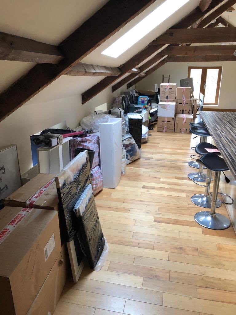 Hidalgoclyne's tweet photo. It is amazing what you can accumulate in 8months 😬 thanks so much for helping me with the move to London @owensgroupuk 👌🏼 https://t.co/MvjUOpH9vE