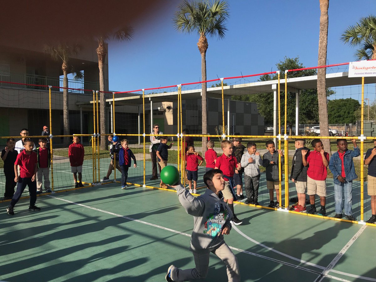 BeverlyHumbert's tweet photo. A BIG Shout-out and Thank You to @Dodgeball2you for introducing their #DodgeBullying program to our 2nd-5th graders! @MattHoffHCPS @HCPSArea2 @DrPhilipFrancis @CannellaElem https://t.co/fgkBr3tjxr