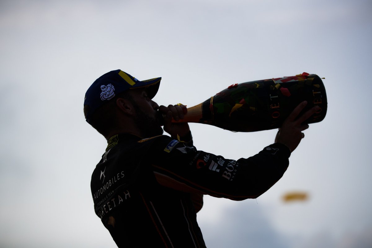 JeanEricVergne's tweet image. When style and speed combine #RaceAhead #BOSSsport #Boss #JEV25