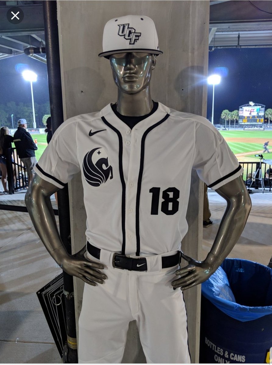 BarrelBerg24's tweet image. Cant forget these icy whites