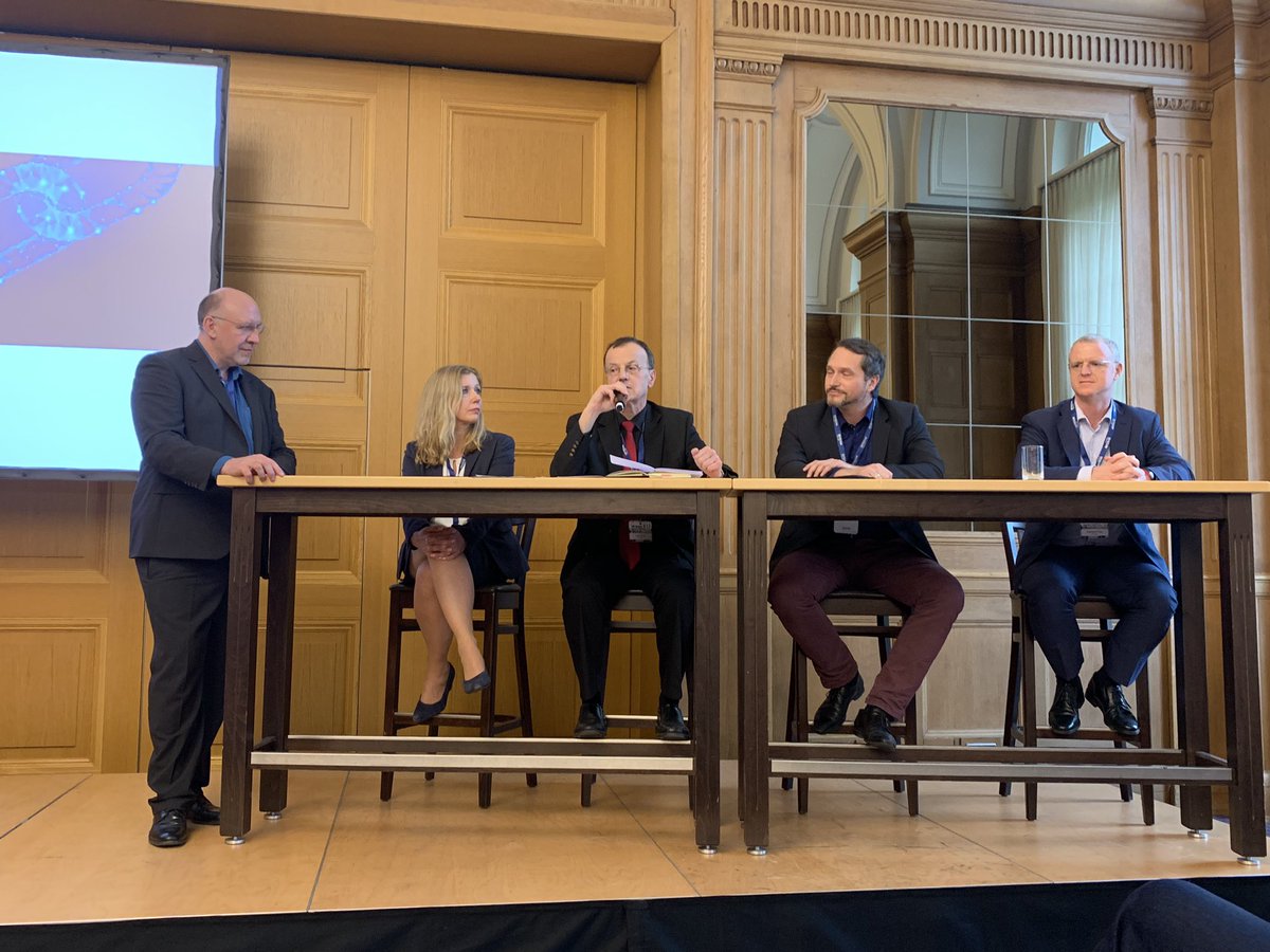 MirjamBauer's tweet photo. #Lifesciencemeetsdigital Discussion „Patients want to drive innovation“ - Do we need an open ecosystem for patients eg. for prevention or for the whole life? Today the only get help if they are sick ... Industry and politics should work together with patients! https://t.co/lxJ2ZP2lTU