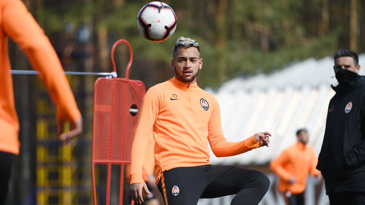 Mais um dia de trabalho concluído! 💪⚽ #Foco #Shakhtar