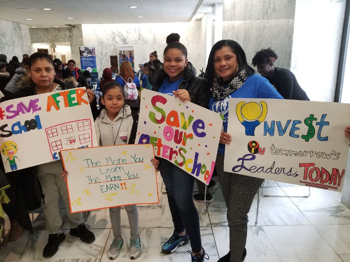NYSYouthSuccess's tweet photo. #Afterschool programs help parents keep their jobs—we can't afford a cut to #AdvantageAfterschool programs. #GiveKidsAnAdvantage &amp; restore $5M to save programs for 3,600 NY youth &amp; families. #AfterschoolNotAfterThought @NYSenateDems @NYSA_Majority https://t.co/Qmp753zsFz https://t.co/Pr5AEkDjYW