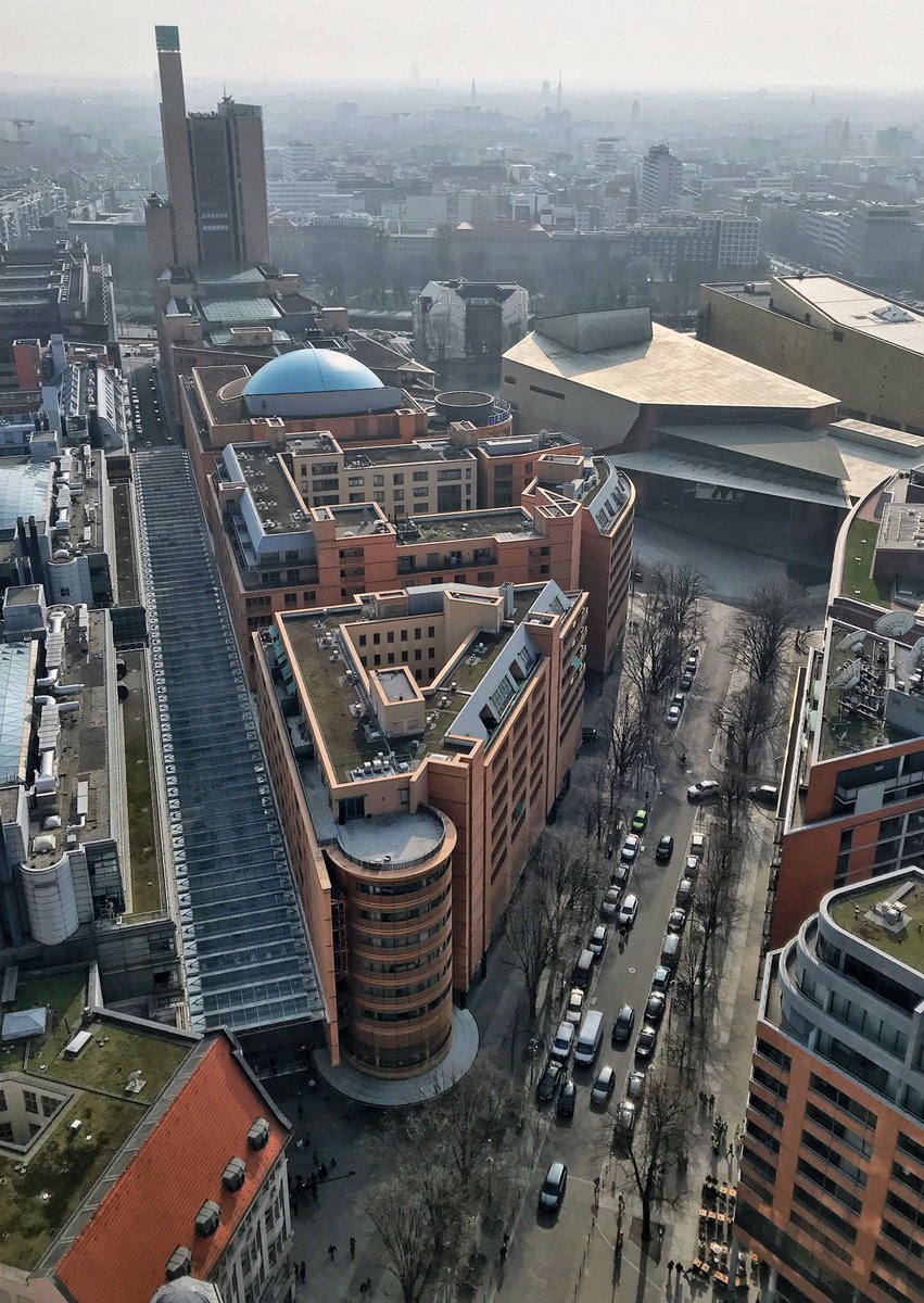 berlinka_lg's tweet photo. Berliner Stadtbild🖖🏼
Blick vom @PANORAMAPUNKT auf die Alte Potsdamer Straße, Arkaden, Stage Theater, Pfizer usw.😃
#Berlin #Берлин #DoYouKnowBerlin
@stadtleben @I_love_Berlin @pfizer_de https://t.co/6xGBvWiXRN