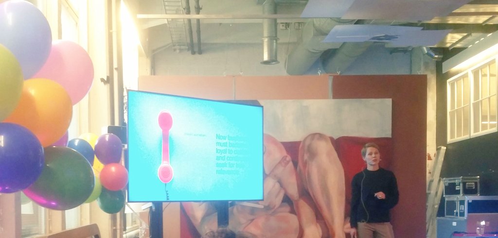 GSJamHKI's tweet photo. "Companies must become loyal to their customers, rather than vice versa," says Johanna Juuvinmaa from hasan group in her talk on customer centricity as a business
#cx #servicedesign #customercentricity #gsjamhki https://t.co/uKF36RSHnO