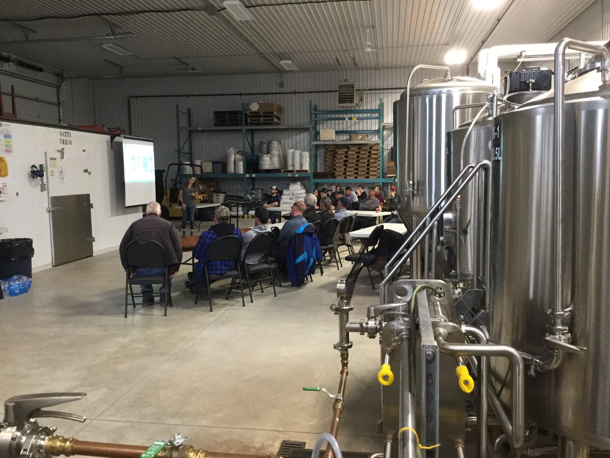 SeligaJohn's tweet photo. @kmclagan20 @RoodzantSeed @natterjackbrew There’s a theme building around Agronomy updates and @PioneerSeedsCA rep meetings. Very fortunate to have so many great #OntBreweries like #NatterjackBrewing hosting another great meeting for @RoodzantSeed customers. @kmclagan20 reviewing @EncircaServices #DigAg opportunities. https://t.co/BcagmmPBLl