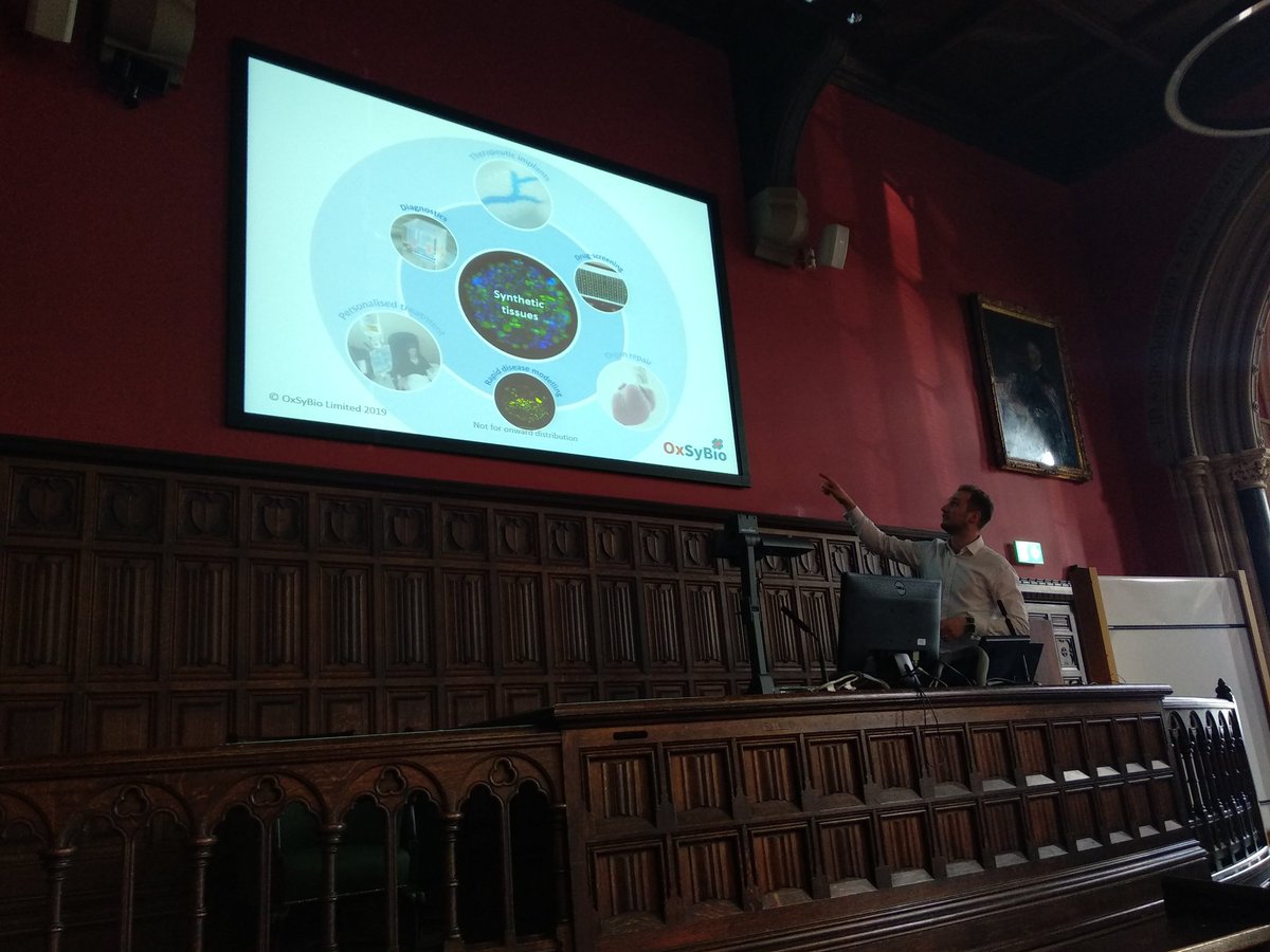 XiKing2's tweet photo. More interesting talks here at #synbio workshop @UofGEngineering @UofGSciEng @UofGlasgow, thanks to Dr Lunn @lunndavidj for his innovative talk about droplets network and drug screening personalised treatment. @ElijaNazar @LouiseMMason https://t.co/Yt7tJzwztQ