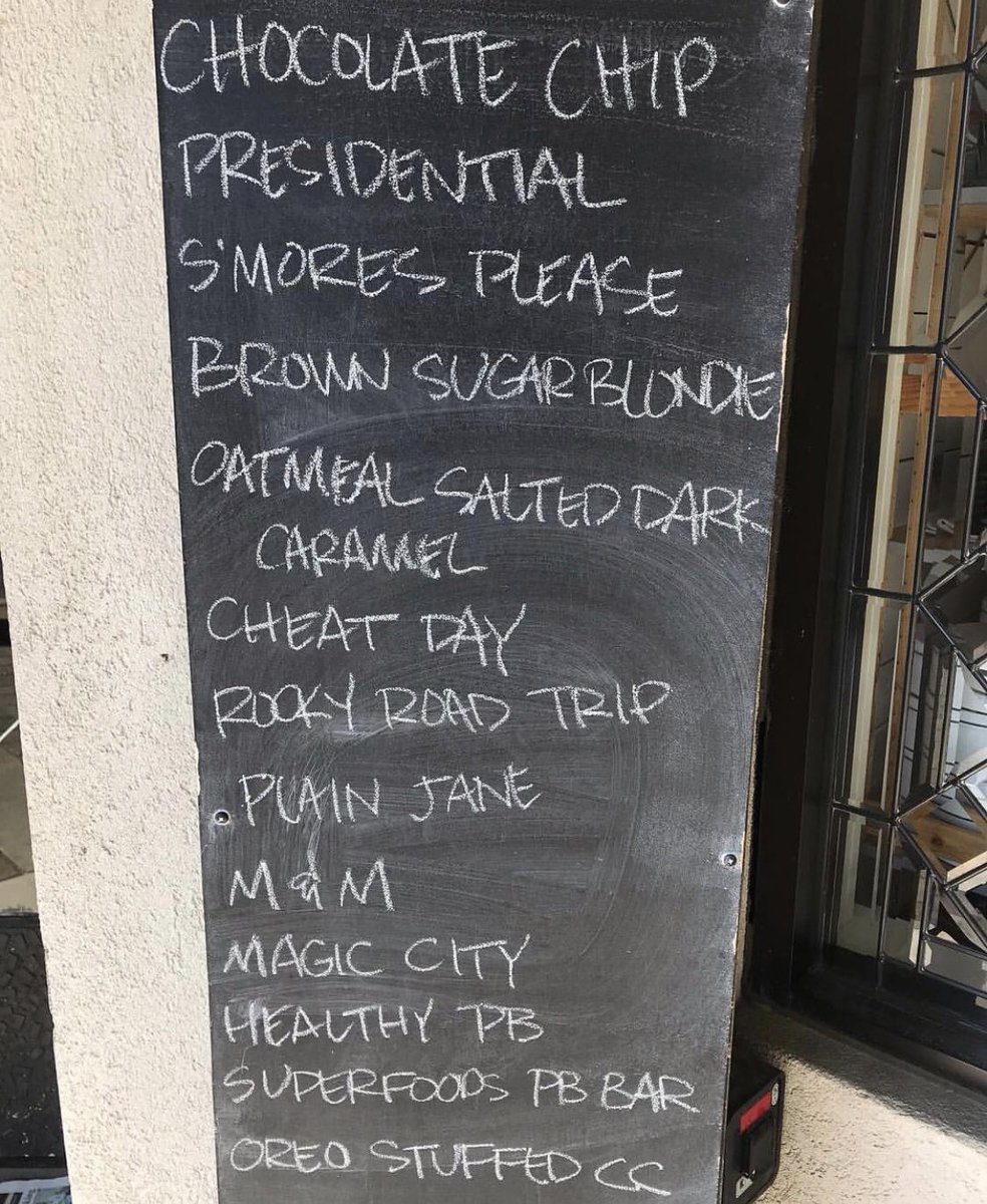 fix_cookie's tweet image. Enjoy this beautiful spring day with a cookie☀️💐🍪 #CookieFix #DailyMenu #cookies