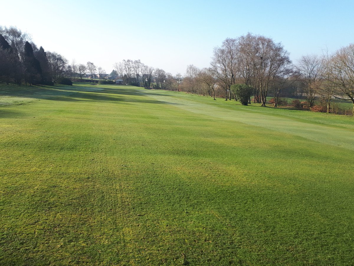 28/3
ADVANCE NOTICE. 
As of tomorrow, Friday 29/3 the winter fairway mat policy will be removed. Preferred lies on closely mown areas will be in place untill further notice. 
Many thanks for your understanding in this policy during the winter. The rewards are clear to see.
