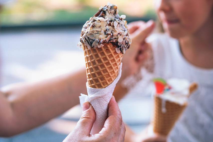 Is it too cold for ice cream? Asking for a friend...😏▪️#EatDrinkPlay
📸: <a href="/udderliciousLDN/">Udderlicious</a>