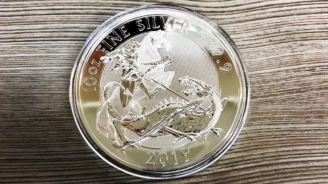 BullionEx's tweet photo. 2019 Great Britain 10 oz Silver Valiant Coin In Capsule .9999 Fine BU Unboxing โ๏ธ๐
https://t.co/TvNlwf7ZfC
#silver #silverbullion #silverstacker #silverstack #silvercollection #silvercoin #silvercoins #bullionexchanges #royalmint #britain #instasilver #greatbritain #valiant https://t.co/Hj9HnfSI7E