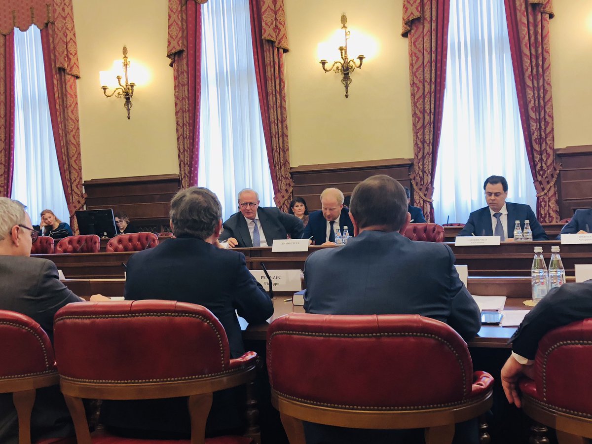 EricHelard's tweet photo. Heureux de retrouver @MauriceLeroy Directeur Général -adjoint du Grand #Moscou pour une séance de travail consacrée au suivi des avancées de cette mégapole de 20 millions d’habitants en pleine métamorphose : bravo à lui ! @AziereEric @patrick_ollier #NewMoscow @GrandParisMGP https://t.co/8nK0VNucBg