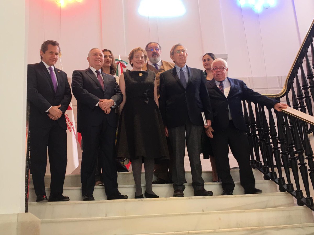 casademexicoesp's tweet photo. A punto de comenzar la presentación del programa de trabajo de #CasadeMéxico con la presencia de la Embajadora de México en España, @robertalajous,  el Director de la Diplomacia Cultural de la SRE, @EMSRE2019 y el Presidente de Casa de México España, Valentín Díez Morodo. https://t.co/FpUlQPaGo1