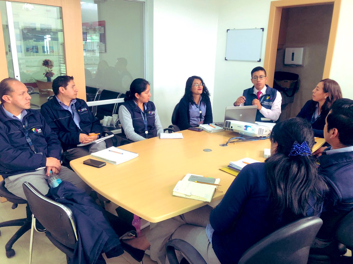 Cz3Alex's tweet photo. ZONA 3| En @RegistroCivilec #Ambato mantenemos en este momento una reunión estratégica con los supervisores y área financiera de cada una de nuestras provincia. Planificación estrategias para continuar con nuestro óptimo trabajo #ExcelenciaEnServicios https://t.co/xtwIAm40rC