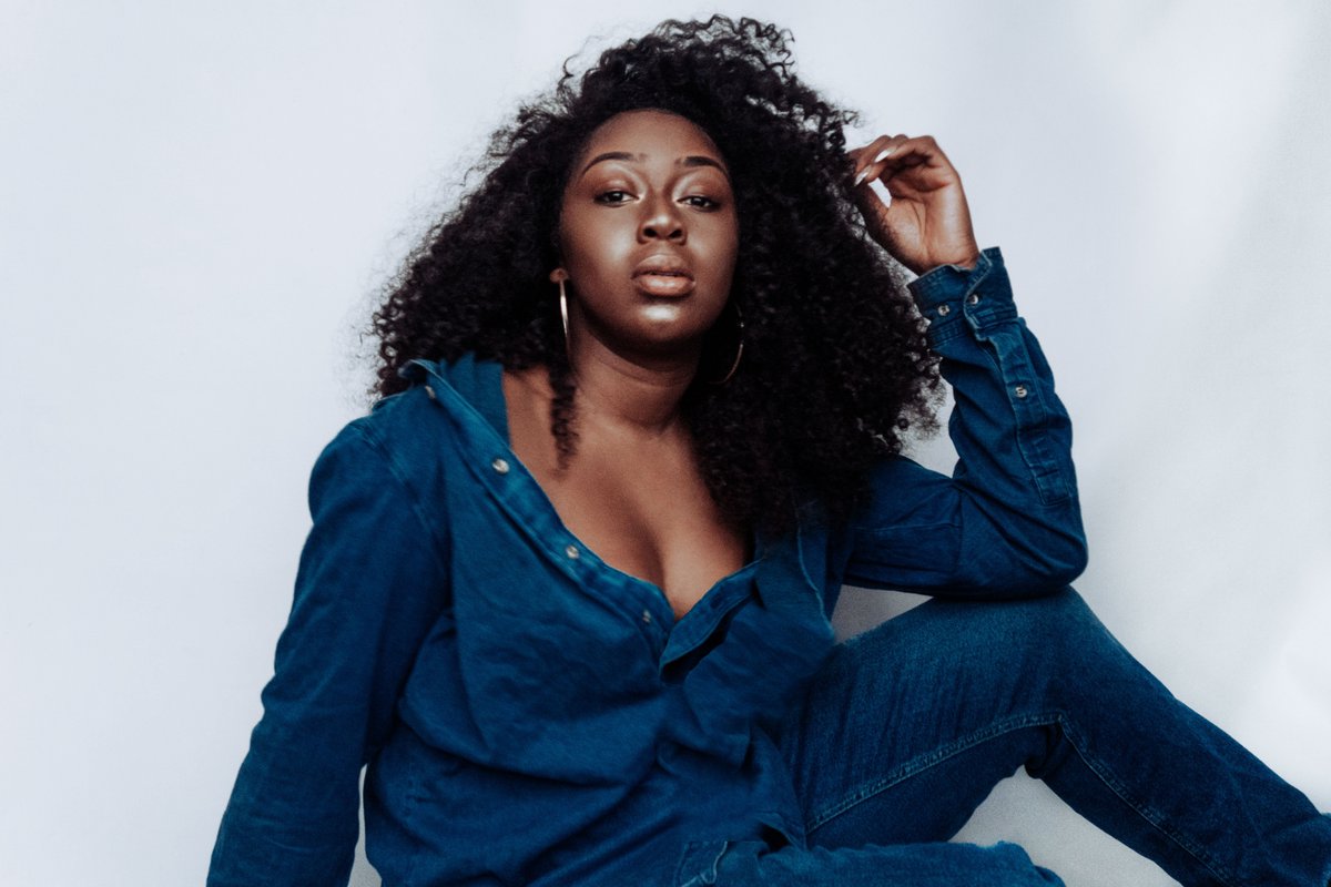 We Plug Good Music (@wepluggoodmusic) on Twitter photo Rising R&B talent <a href="/CELLiiE/">Marcelle • First of her name</a> has released her new single ‘Switch Up’ featuring <a href="/MoniqueAmarylis/">Monique Amarylis</a>. According to <a href="/Pridemag/">PRIDE Magazine</a>, she “deserves to be heard by millions of people”
Listen here: bit.ly/2Yyeuea
#SwitchUp #MarcelleAdrianna Rising R&B talent <a href="/CELLiiE/">Marcelle • First of her name</a> has released her new single ‘Switch Up’ featuring <a href="/MoniqueAmarylis/">Monique Amarylis</a>. According to <a href="/Pridemag/">PRIDE Magazine</a>, she “deserves to be heard by millions of people”
Listen here: bit.ly/2Yyeuea
#SwitchUp #MarcelleAdrianna