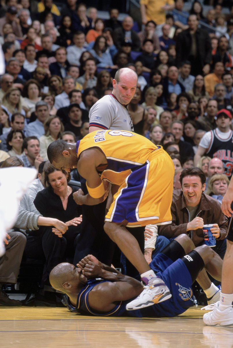 BleacherReport's tweet image. 16 years ago today, Kobe went off in his last game against MJ.

—Scored 55 points
—42 points in the first half
—9-of-13 from 3