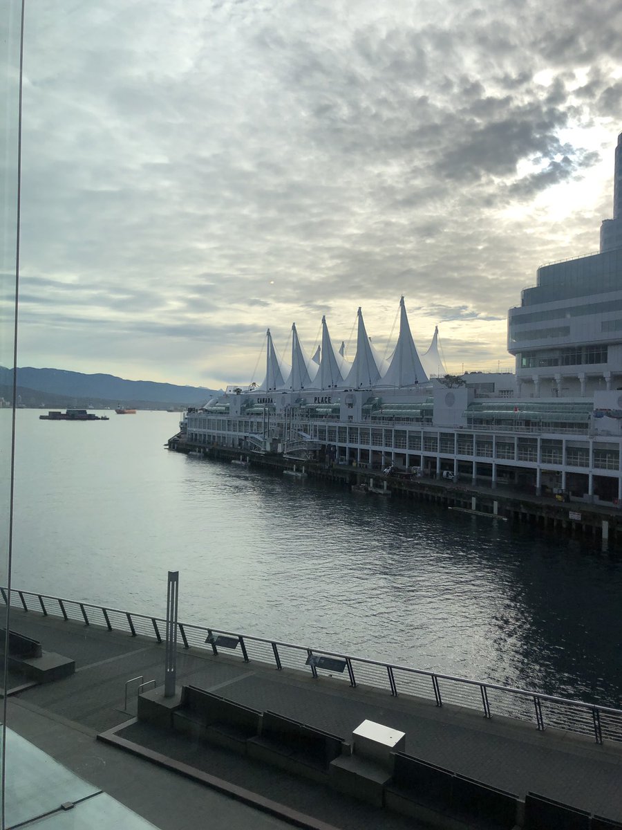 profjuliet's tweet photo. It’s rare to be in a convention center with views like these. So glad that @ABABusLaw #BusLawSpring is in Vancouver this year! https://t.co/M2eqUkSsmD